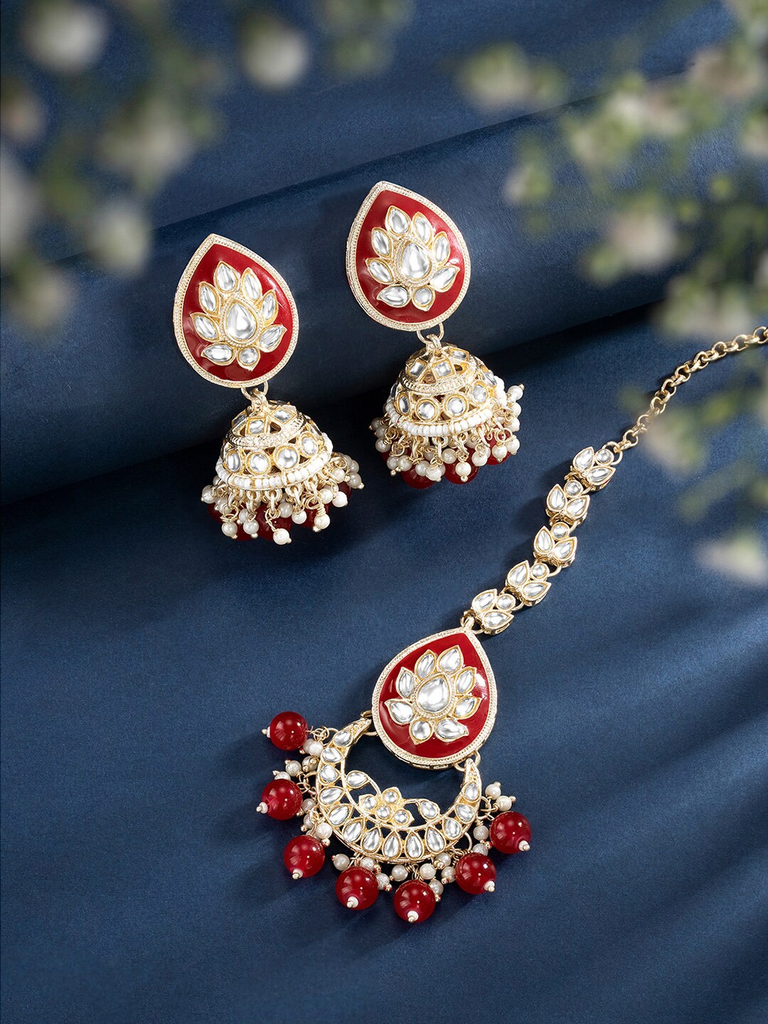 

Peora Gold-Plated Kundan-Studded Jewellery Set