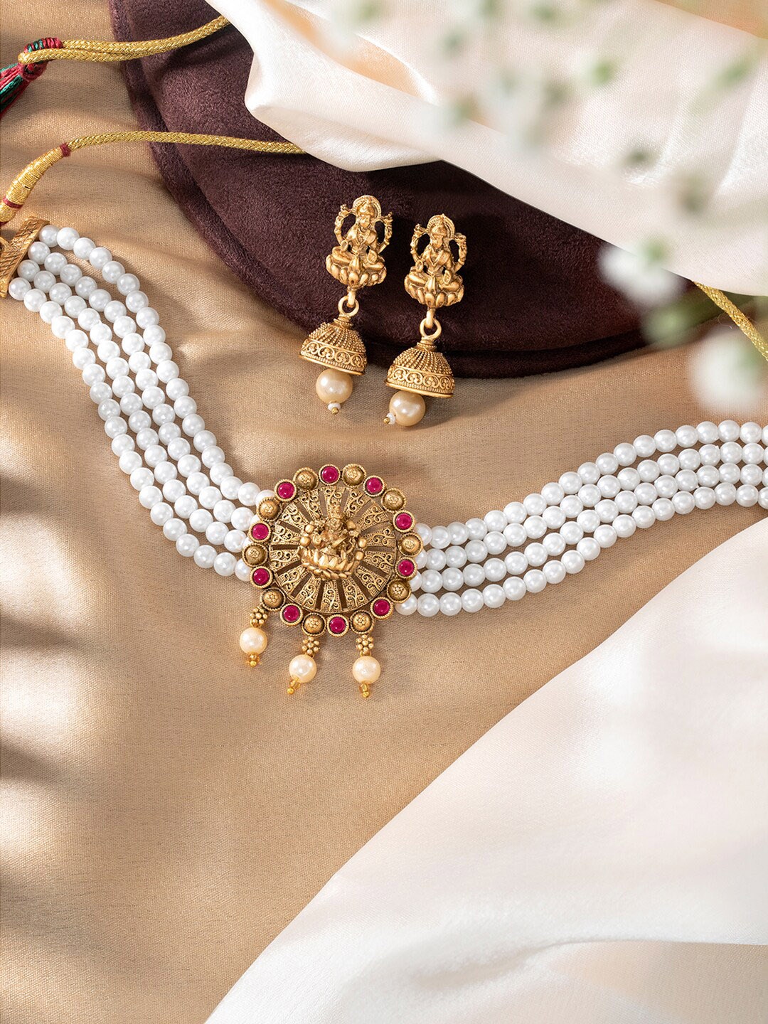 

Peora Gold Plated Stones Studded & Beaded Jewellery Set