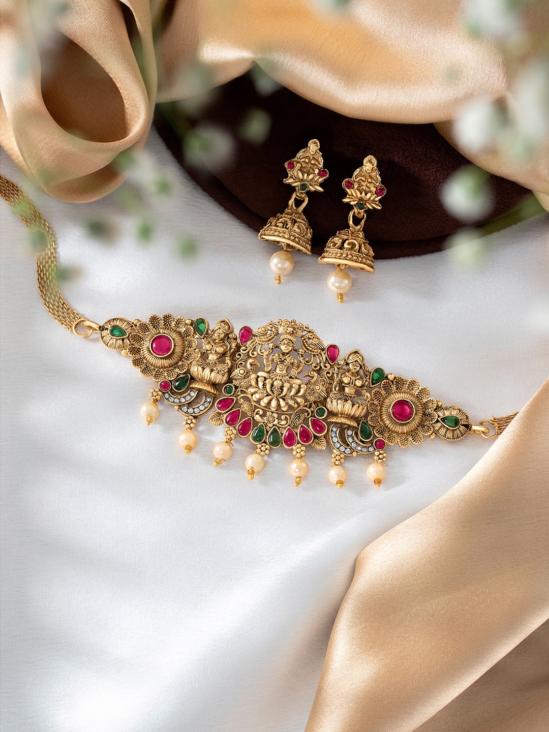 

Peora Gold Plated Stones Studded & Beaded Jewellery Set