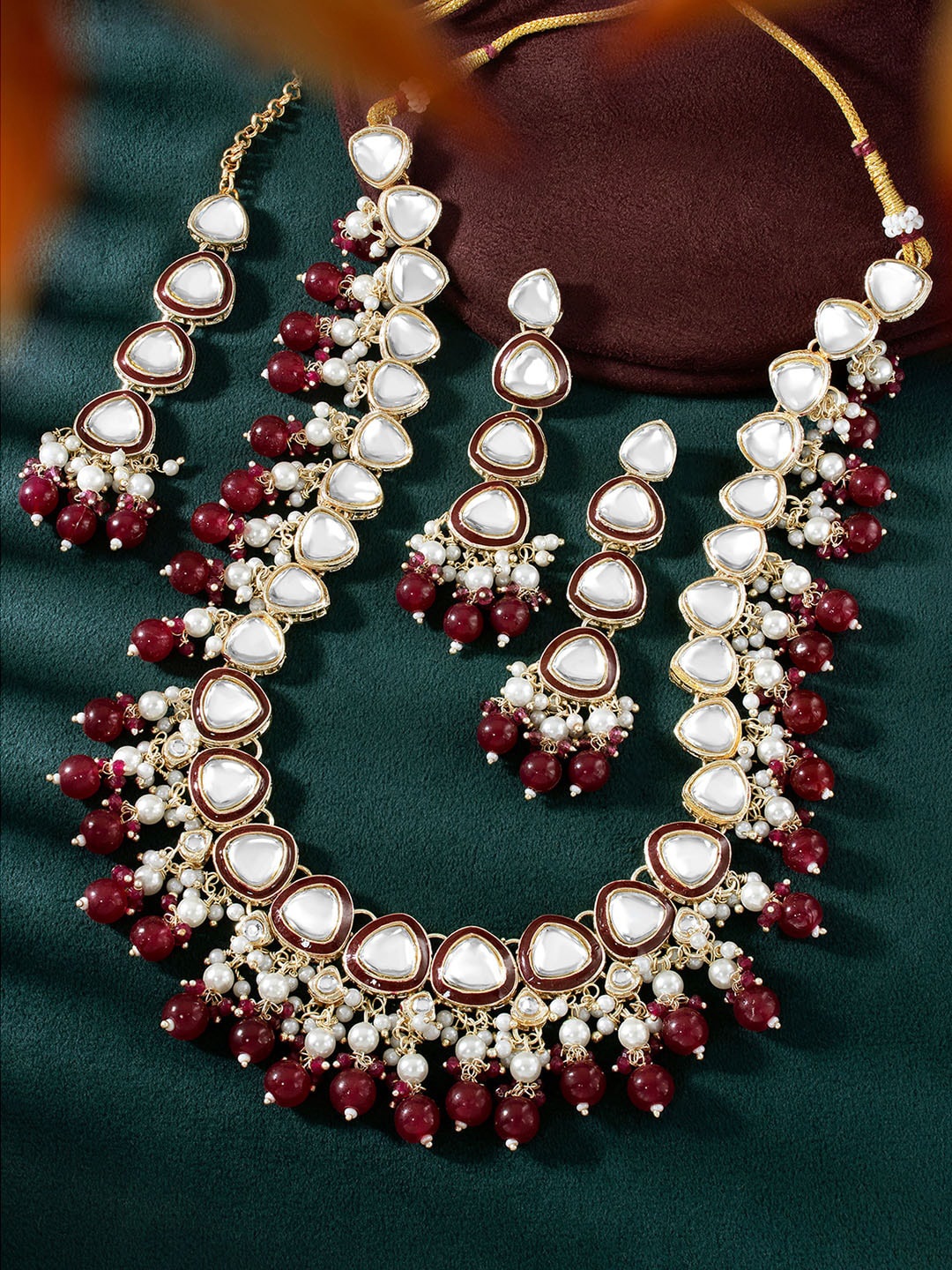 

Peora Gold Plated Kundan-Studded & Beaded Necklace And Earrings With Maang Tika