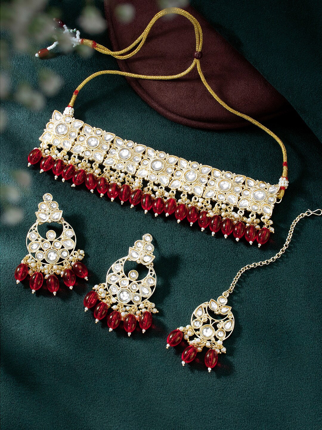 

Peora Gold Plated Kundan & Pearls Studded Jewellary Set