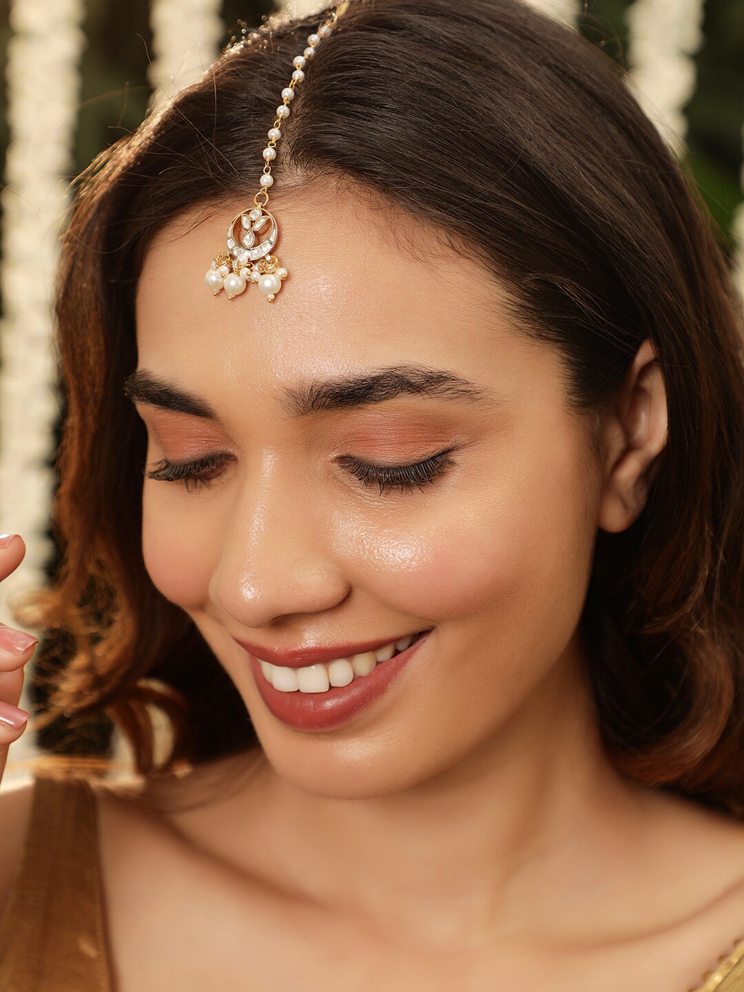 

Rubans Gold-Plated Kundan Studded Maang Tikka Head Jewellery