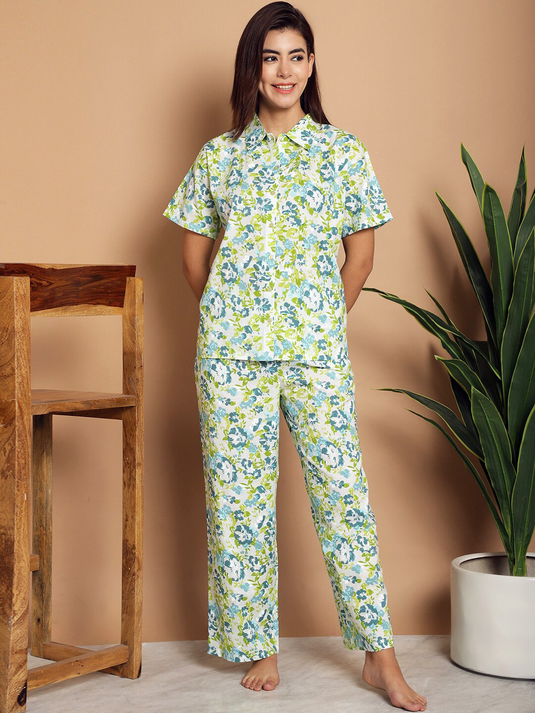 

Kanvin Green Floral Printed Pure Cotton Night suit