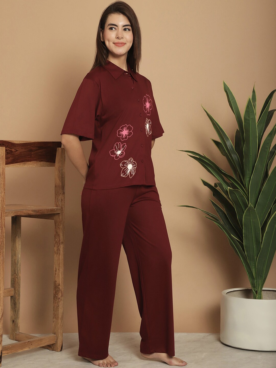 

Kanvin Red Floral Printed Shirt Collar Shirt & Pyjama