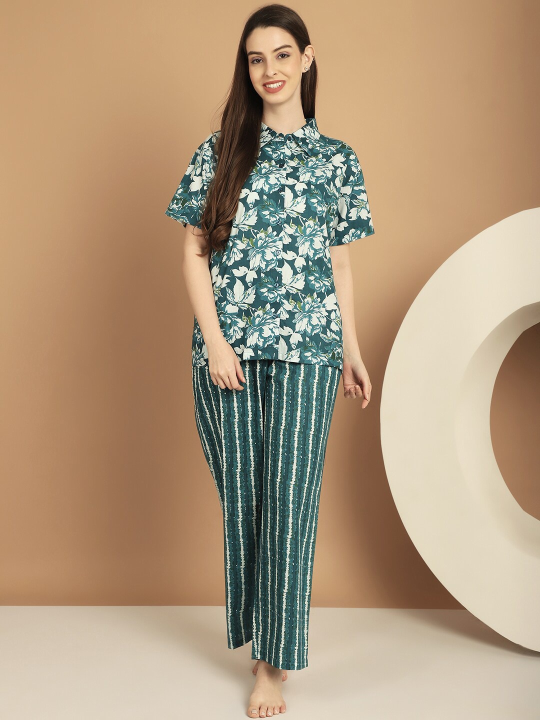 

Kanvin Teal Green Floral Printed Pure Cotton Night suit