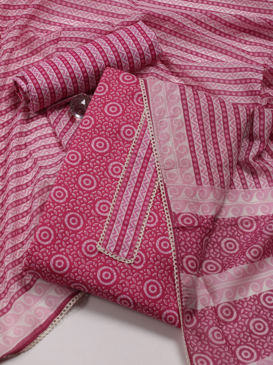

Meena Bazaar Floral Printed Unstitched Dress Material, Magenta