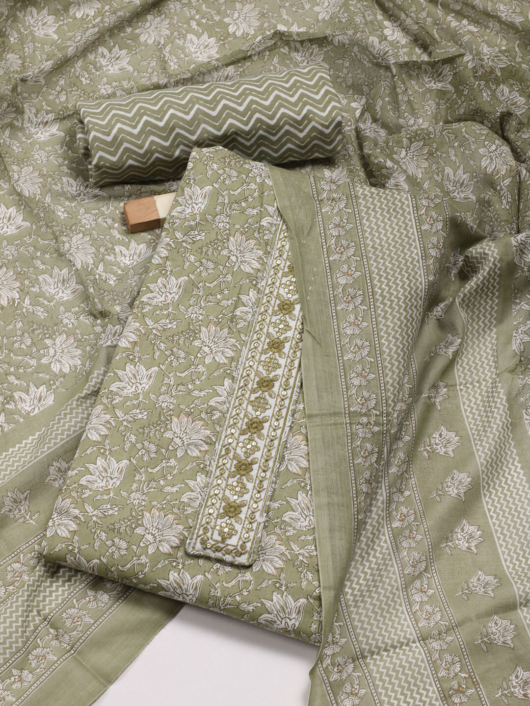 

Meena Bazaar Floral Printed Unstitched Dress Material, Green