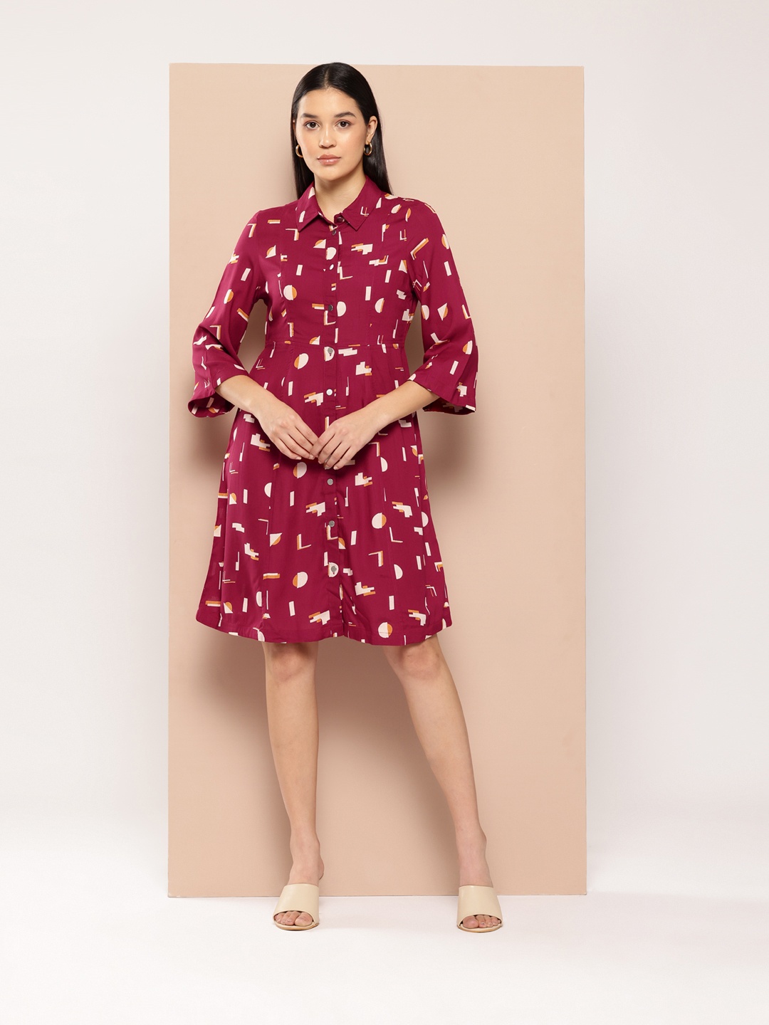 

Chemistry Printed Bell Sleeves Shirt-Style Dress, Burgundy