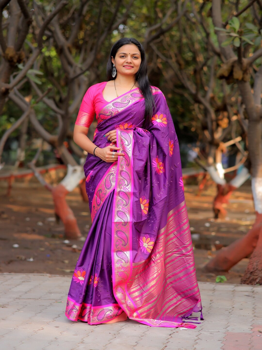 

Sadika Floral Embroidered Silk Cotton Banarasi Saree, Purple