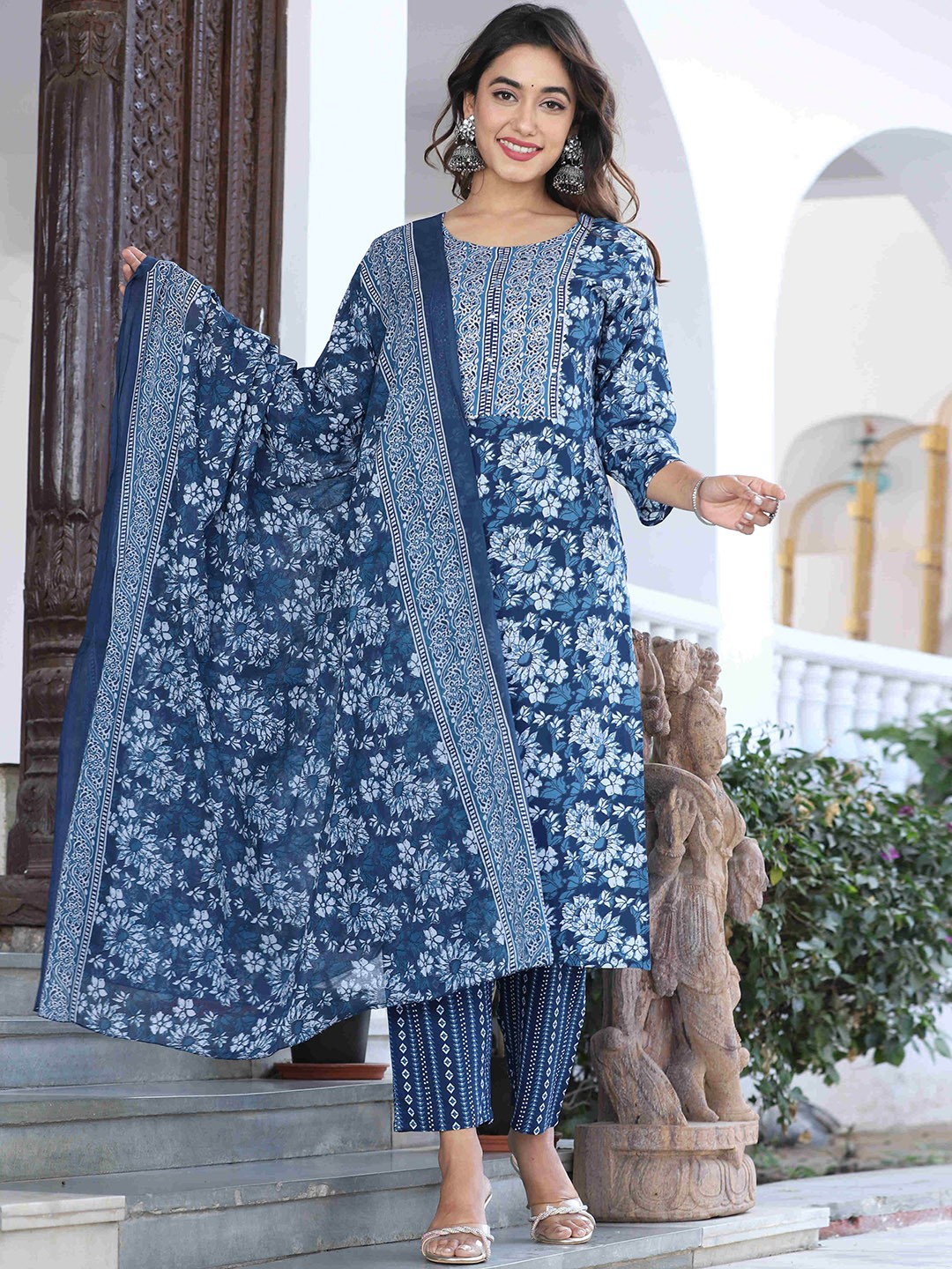 

DARVIKAA COLLECTION Floral Printed Regular Kurta With Trousers & Dupatta, Blue