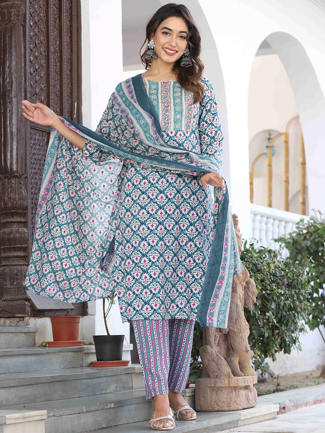 

DARVIKAA COLLECTION Floral Printed Regular Kurta With Trousers & Dupatta, Blue