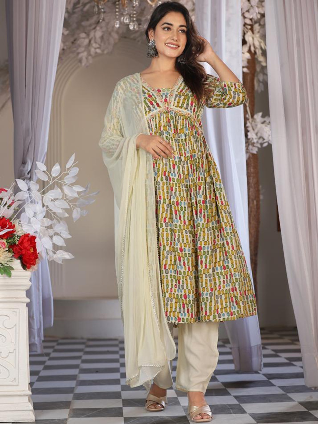 

DARVIKAA COLLECTION Floral Printed Kurta With Trousers & Dupatta, Green