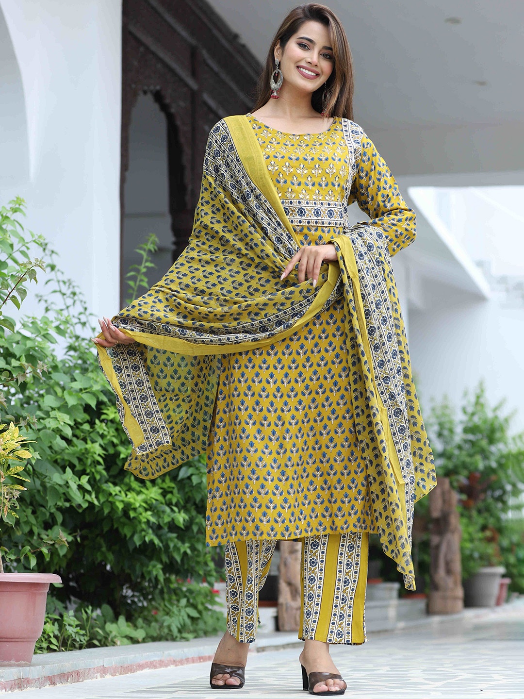 

DARVIKAA COLLECTION Ethnic Motifs Printed Kurta With Trousers & Dupatta, Mustard