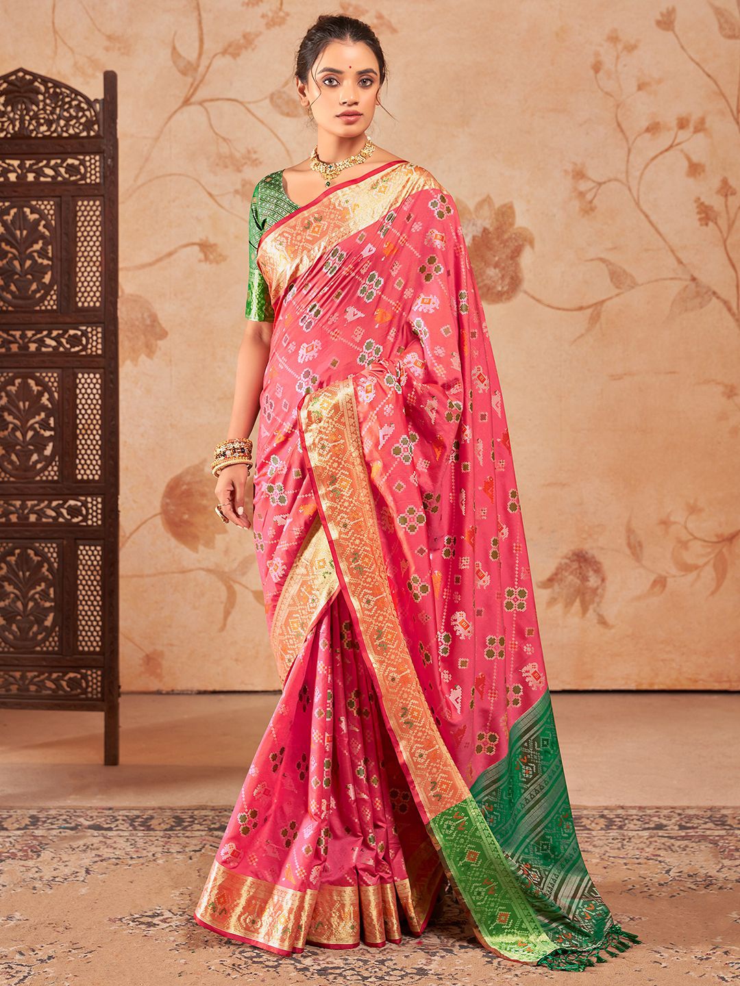 

Satrani Ethnic Woven Design Zari Art Silk Heavy Work Banarasi Saree, Pink
