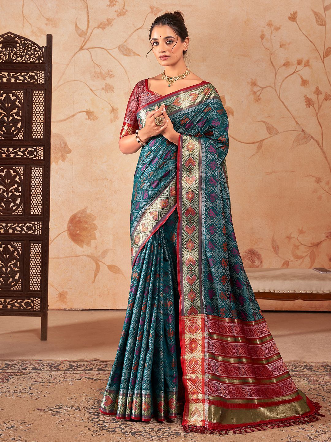 

Satrani Ethnic Motifs Zari Art Silk Banarasi Saree, Teal