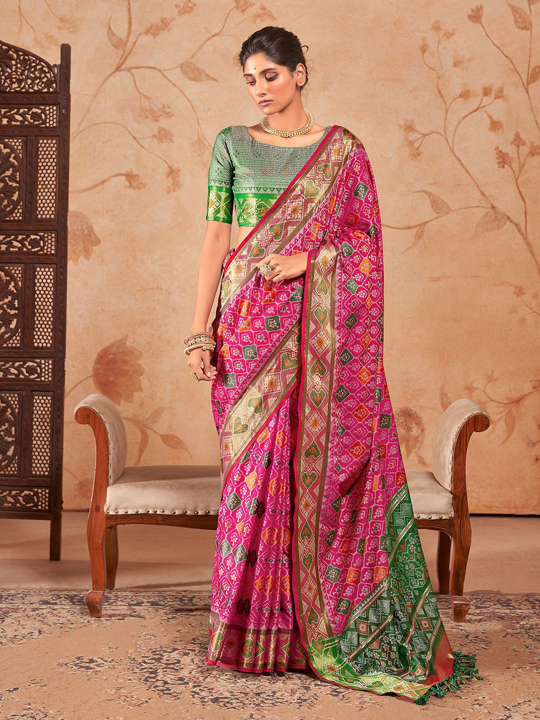 

Satrani Ethnic Woven Design Zari Art Silk Heavy Work Banarasi Saree, Pink