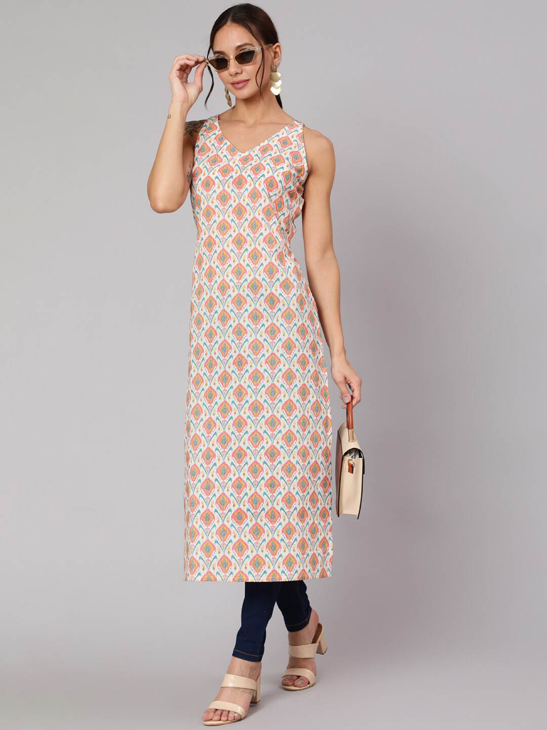 

Nayo Ethnic Motifs Printed Straight Kurta, Beige
