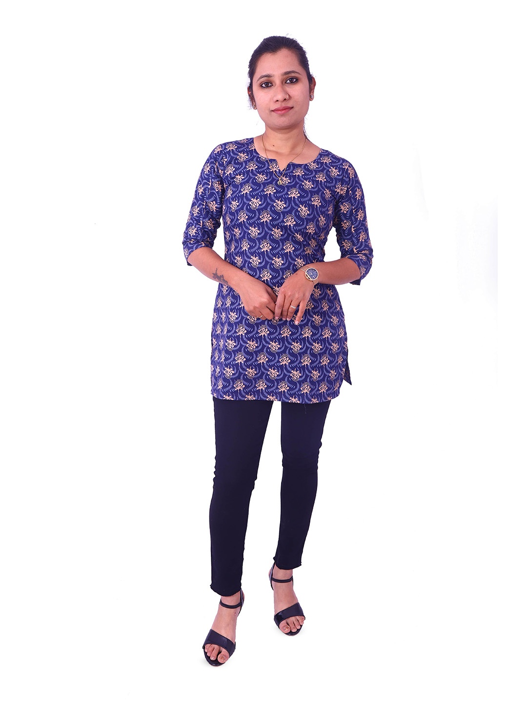 

WEAVERS SAGA Ethnic Motifs Printed Kurti, Blue