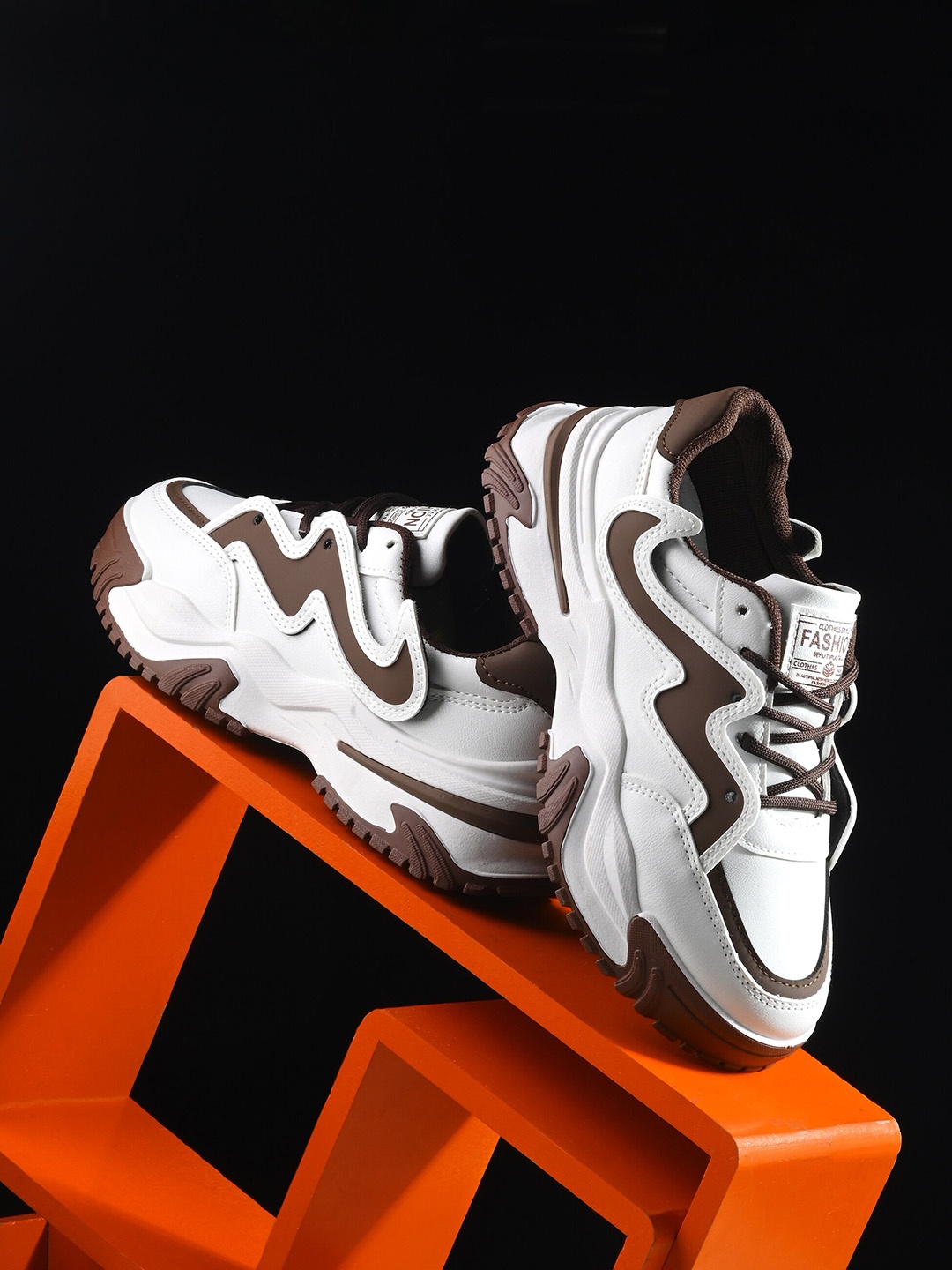 

The Roadster Lifestyle Co. Women White Running Sports Shoes