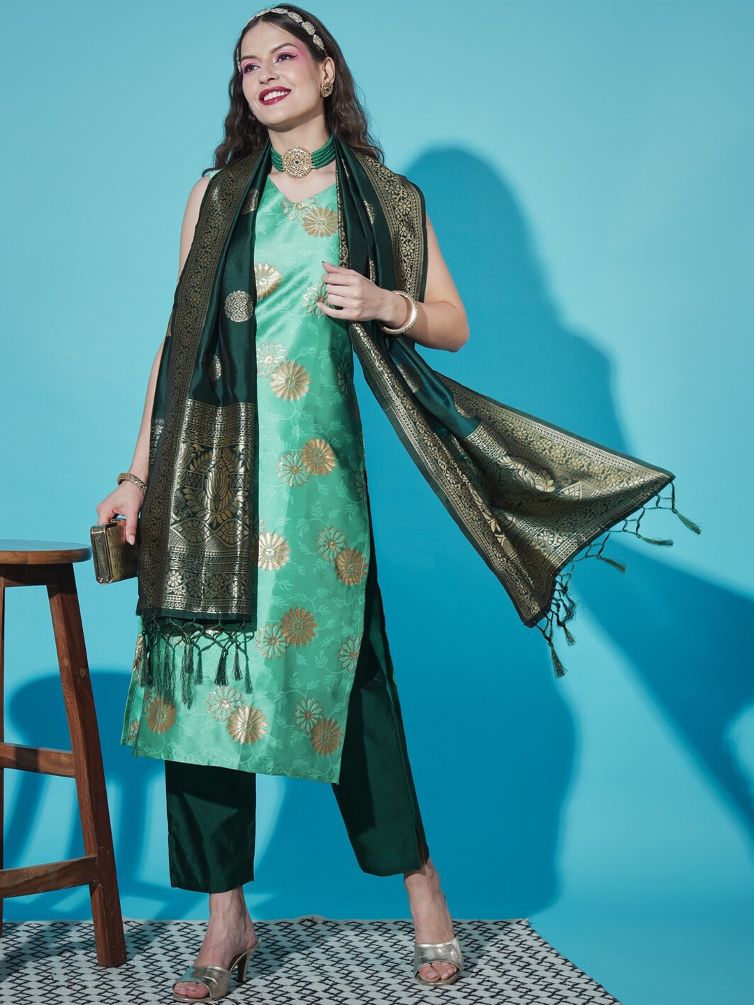 

VredeVogel Cotton Silk Floral Regular Kurta with Trousers & Dupatta, Green