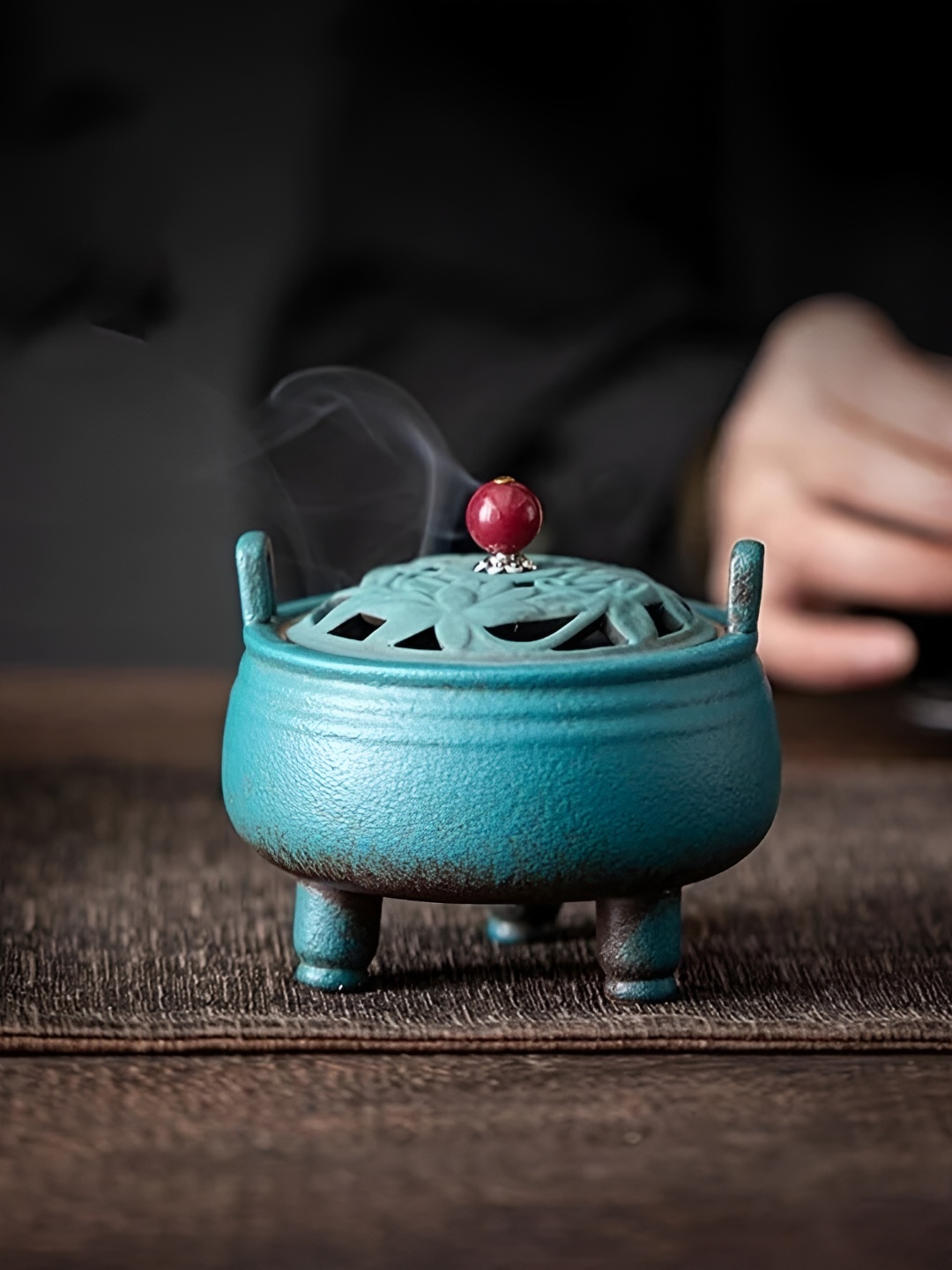 

THEDECORKART Blue Figurine Showpiece