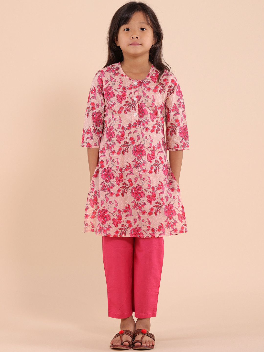 

Sangria Girls Floral Printed Pure Cotton Kurta With Trouser, Pink
