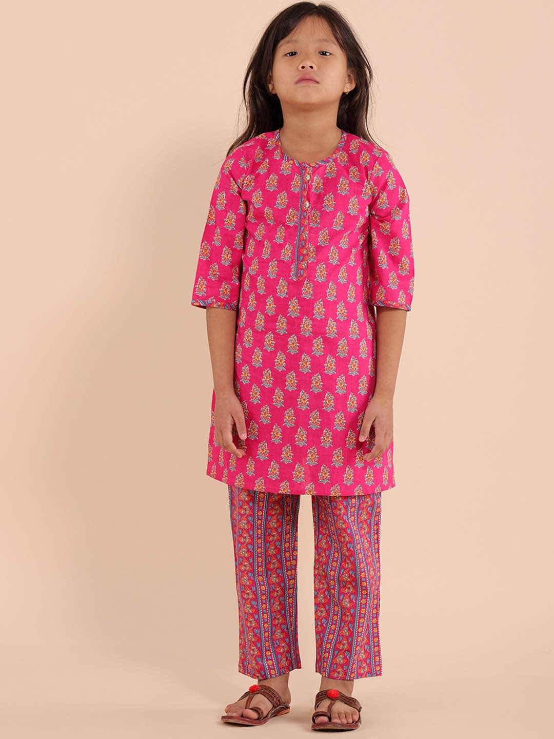 

Sangria Girls Floral Printed Pure Cotton Kurta With Trouser, Pink