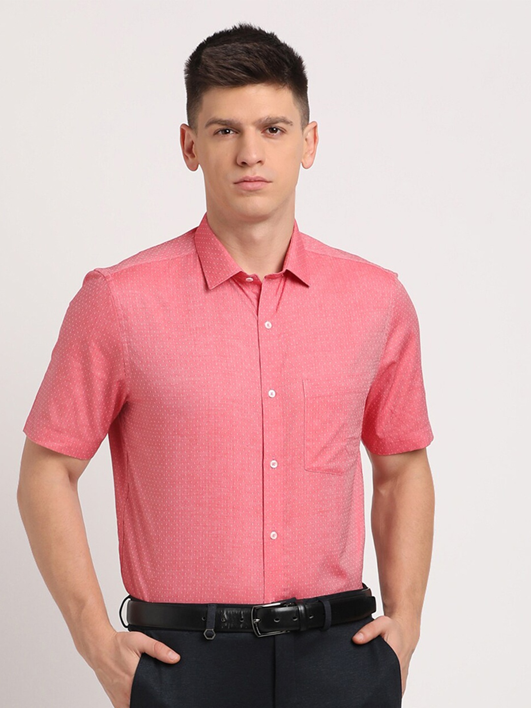 

Turtle Standard Micro Ditsy Printed Spread Collar Pure Cotton Formal Shirt, Coral