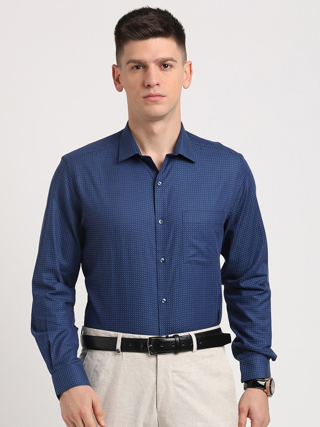 

Turtle Standard Micro Ditsy Printed Spread Collar Cotton Formal Shirt, Blue