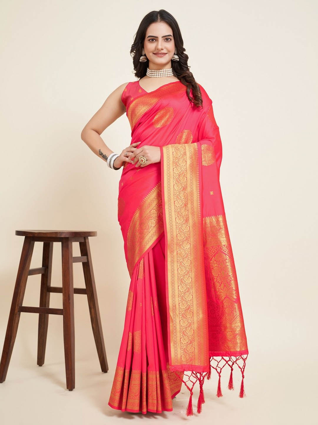 

Mitera Ethnic Motifs Woven Design Zari Saree, Red