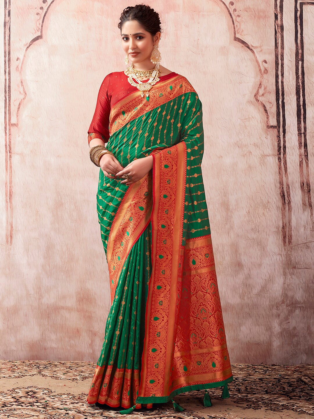 

Satrani Ethnic Motifs Woven Design Zari Banarasi Saree, Green