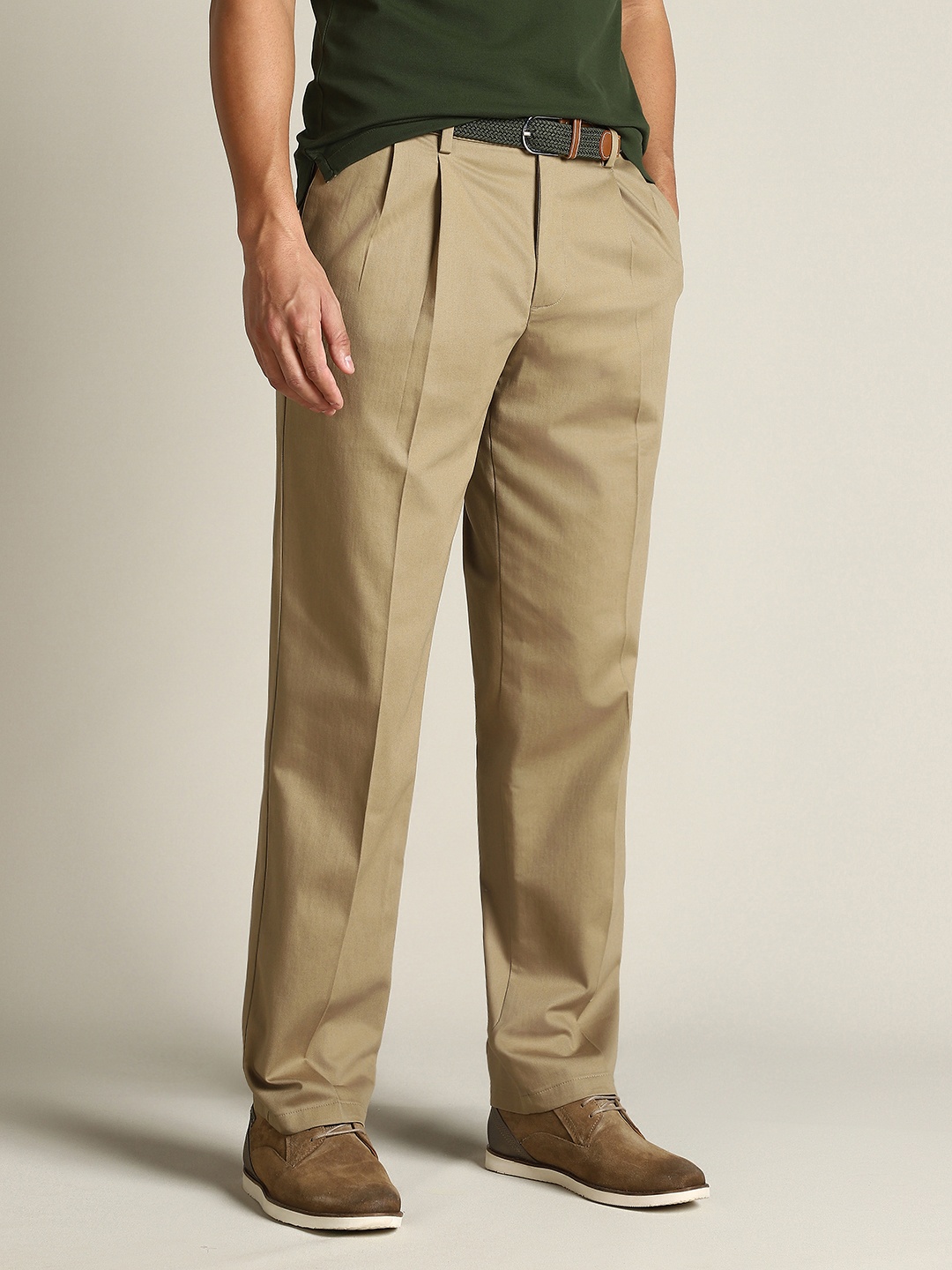 

Dockers Men Mid Rise Classic Pleated Fit Trousers, Beige