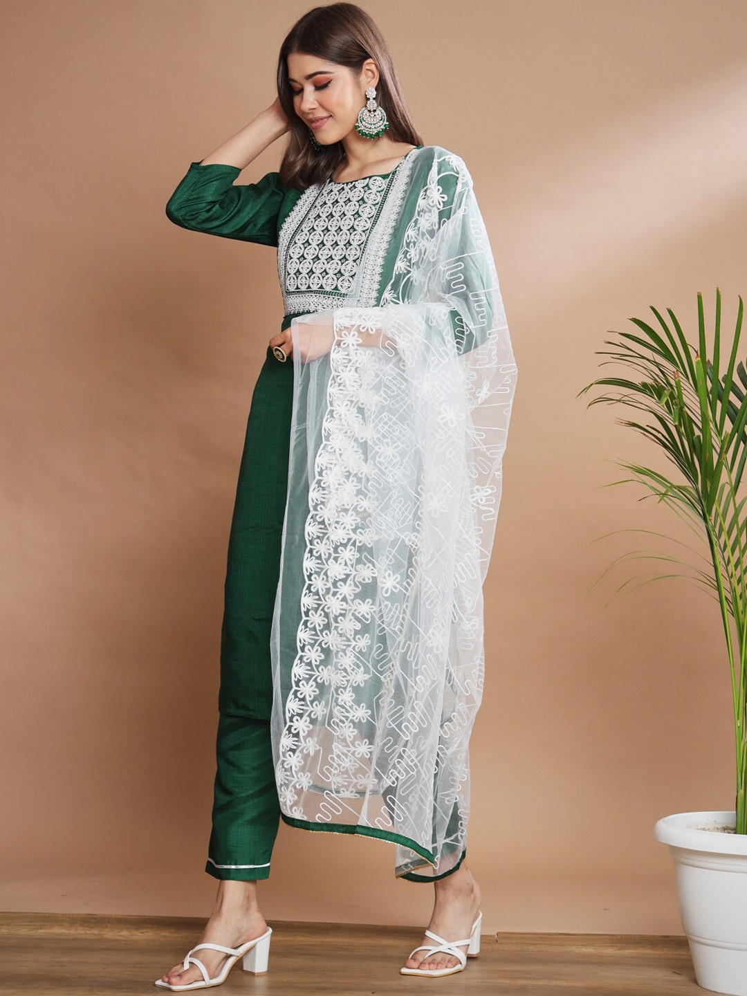 

VredeVogel Ethnic Motifs Yoke Design Regular Thread Work Kurta with Trousers & Dupatta, Green