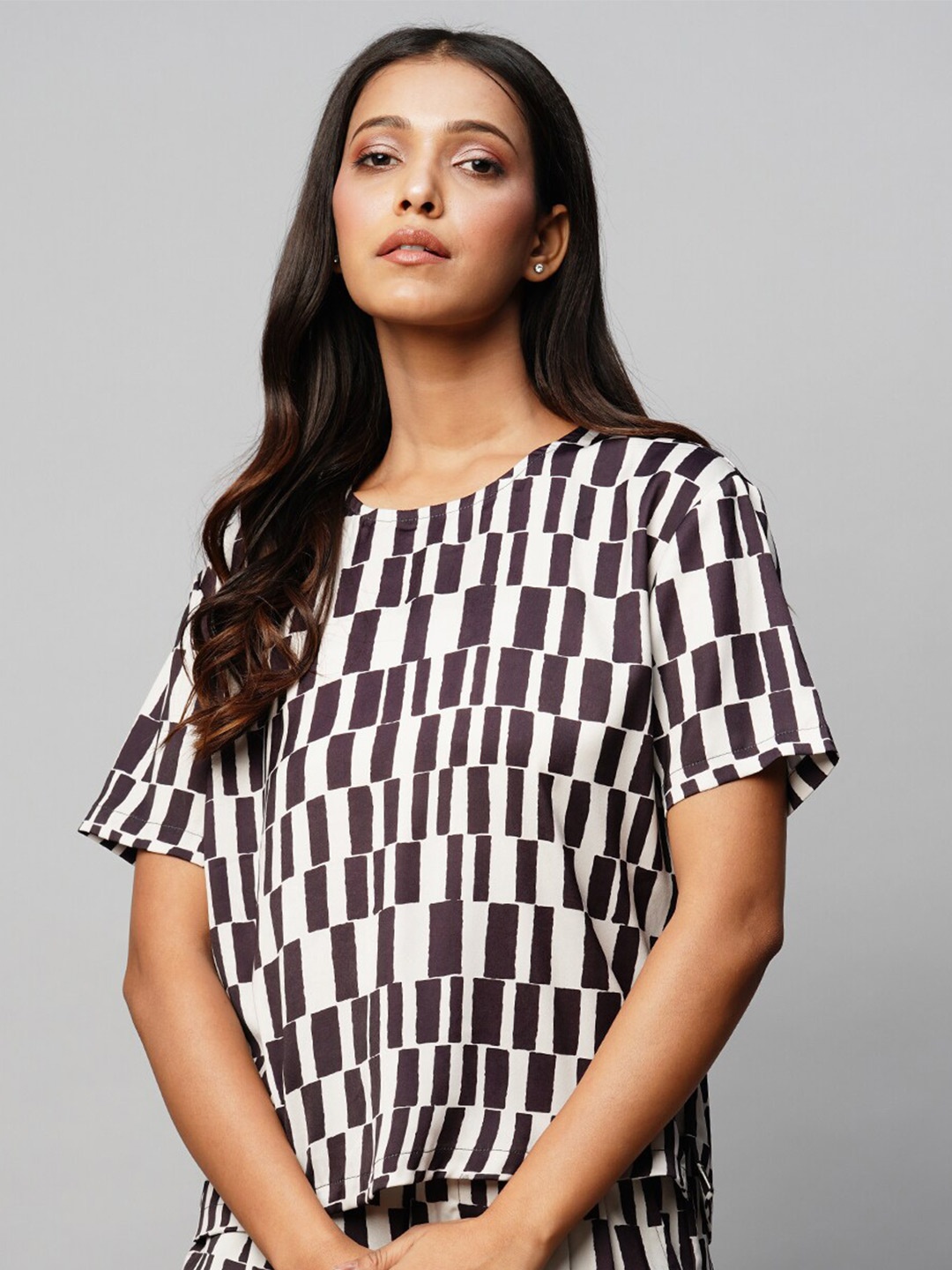 

Chemistry Geometric Printed Boxy Top, Off white
