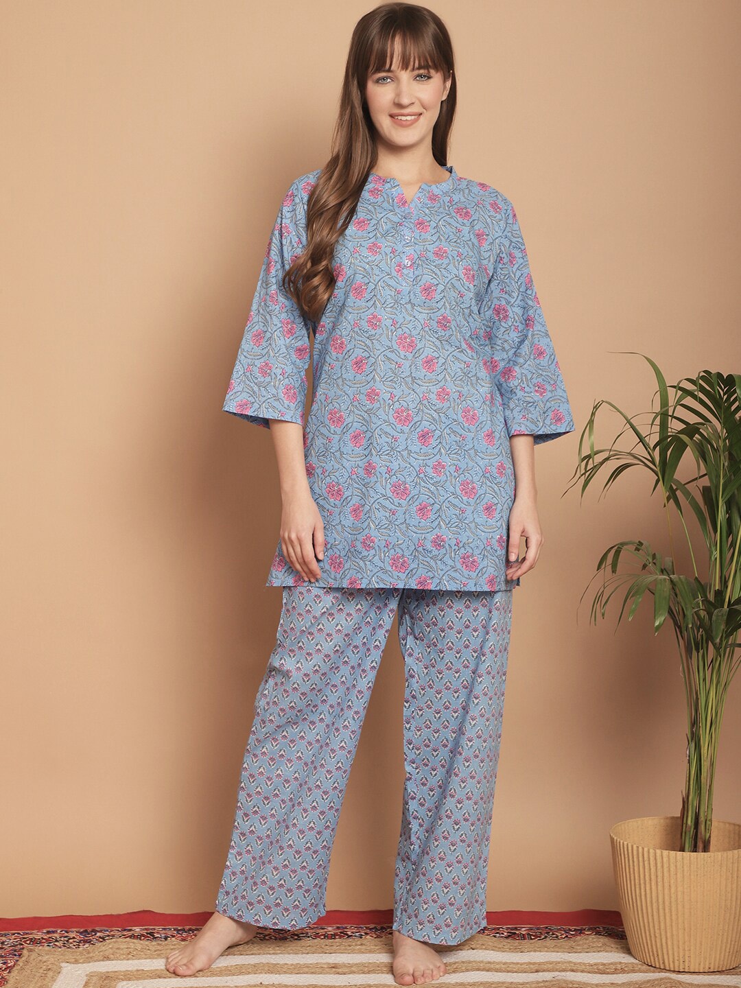 

Kanvin Blue Floral Printed Cotton Night suit