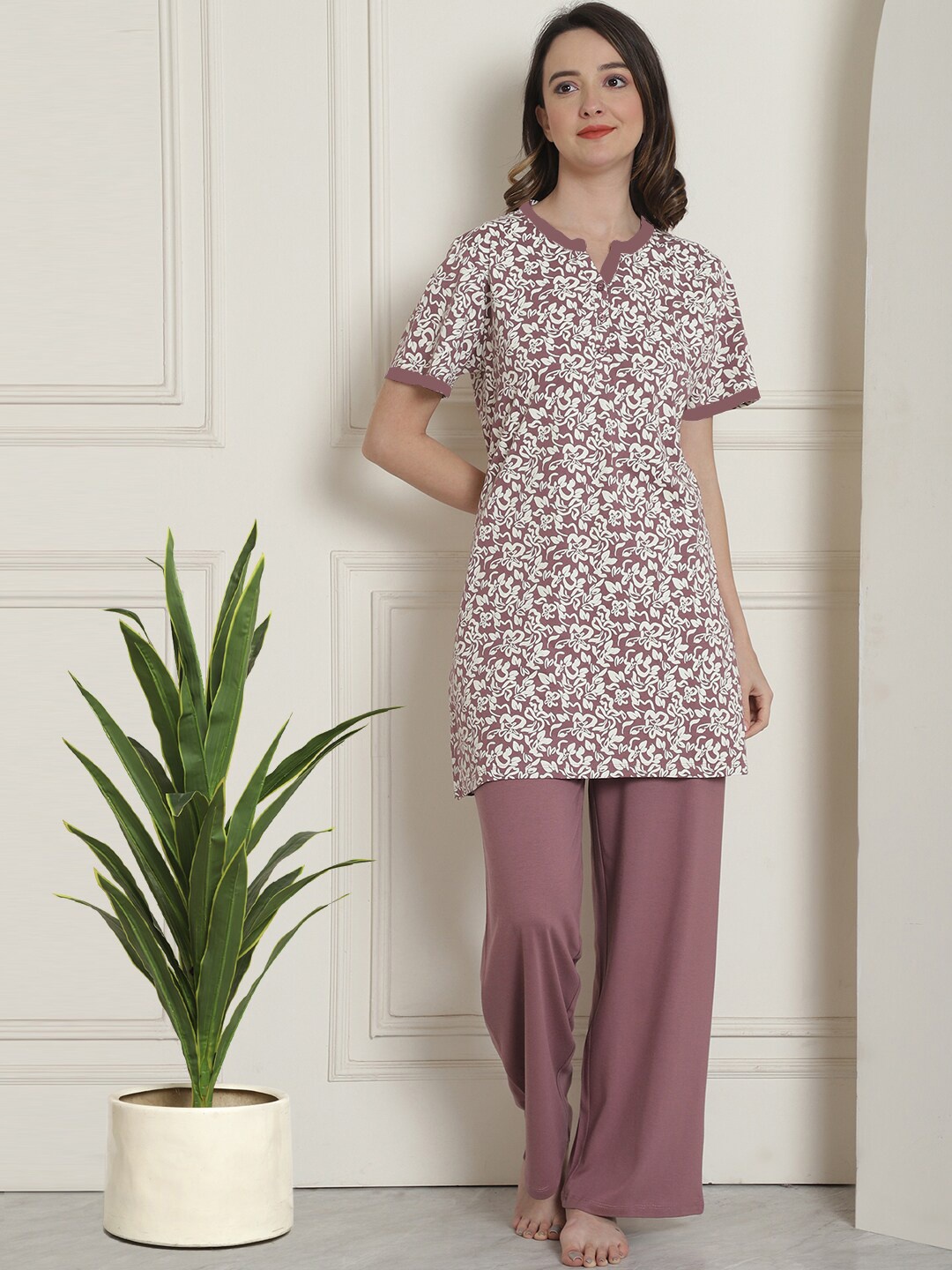 

Kanvin Pink Floral Printed Mandarin Collar Cotton Night suit