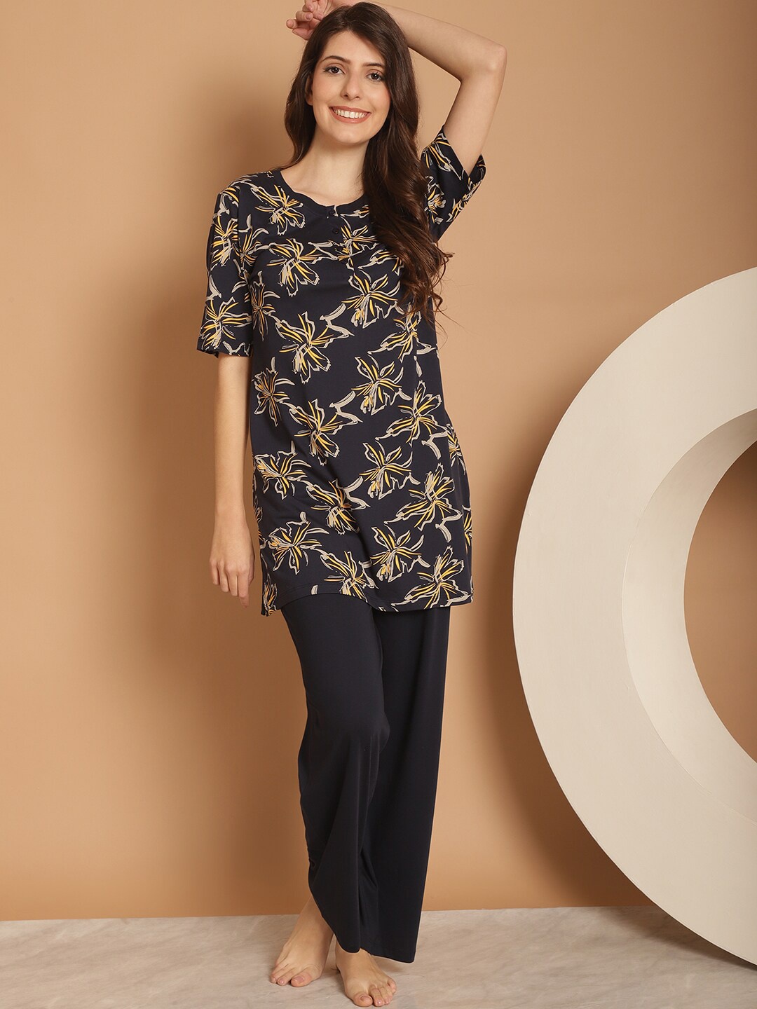 

Kanvin Floral Printed Round Neck Night suit, Navy blue