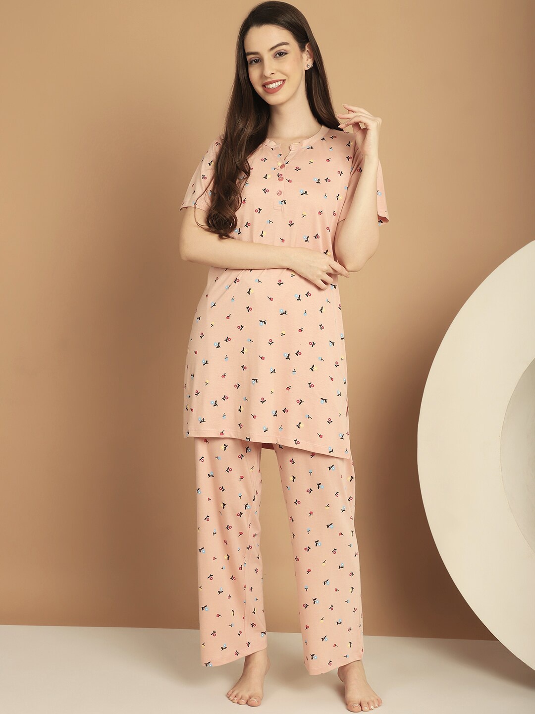 

Kanvin Floral Printed Mandarin Collar Night suit, Peach