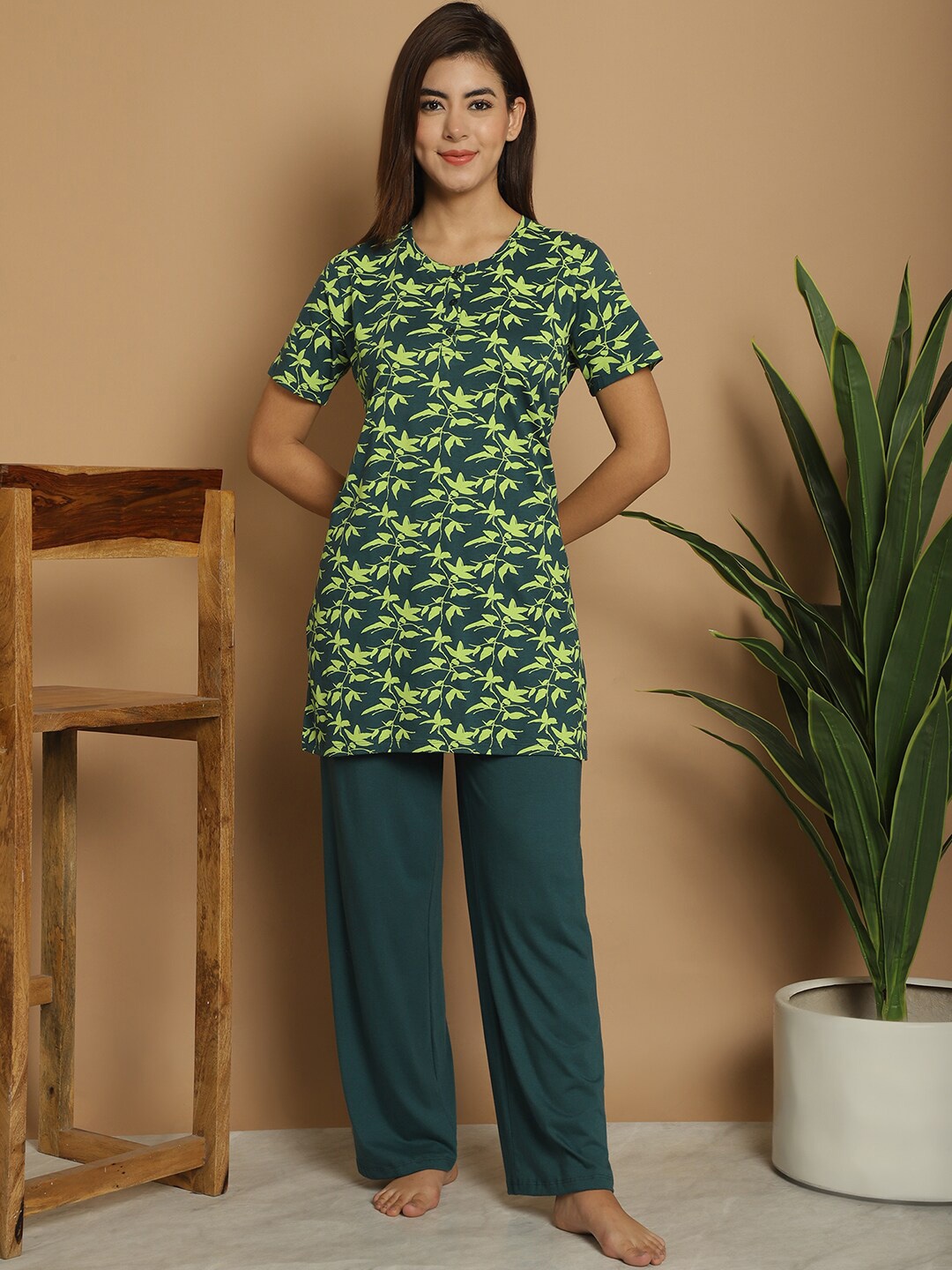 

Kanvin Floral Printed Round Neck Night suit, Teal