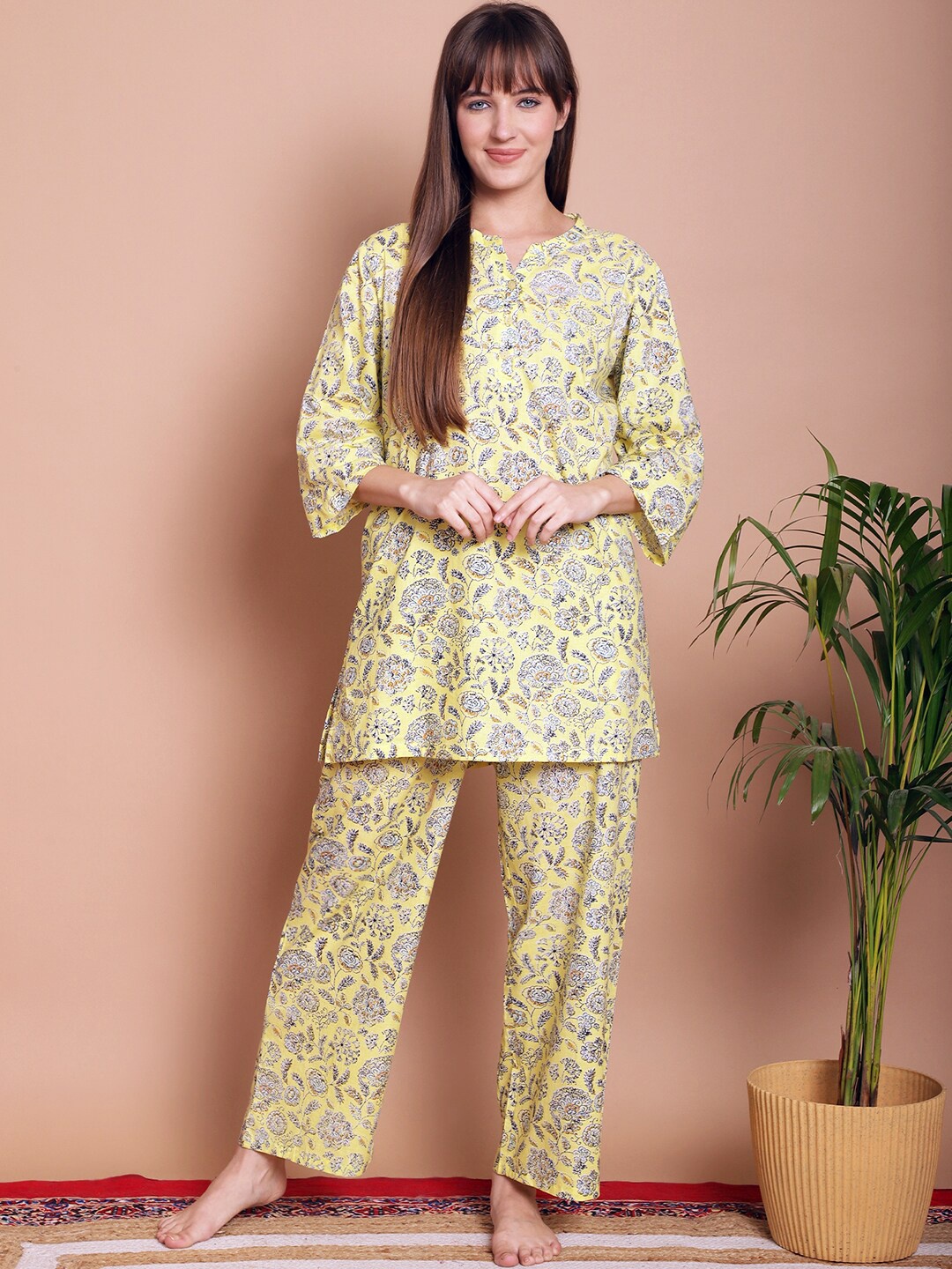 

Kanvin Floral Printed Pure Cotton Night suit, Yellow