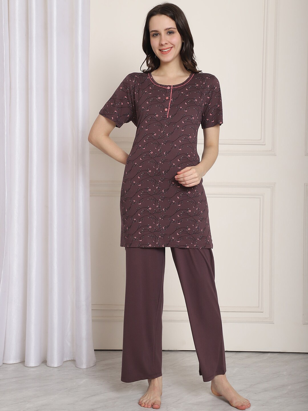 

Kanvin Floral Printed Round Neck Night suit, Brown