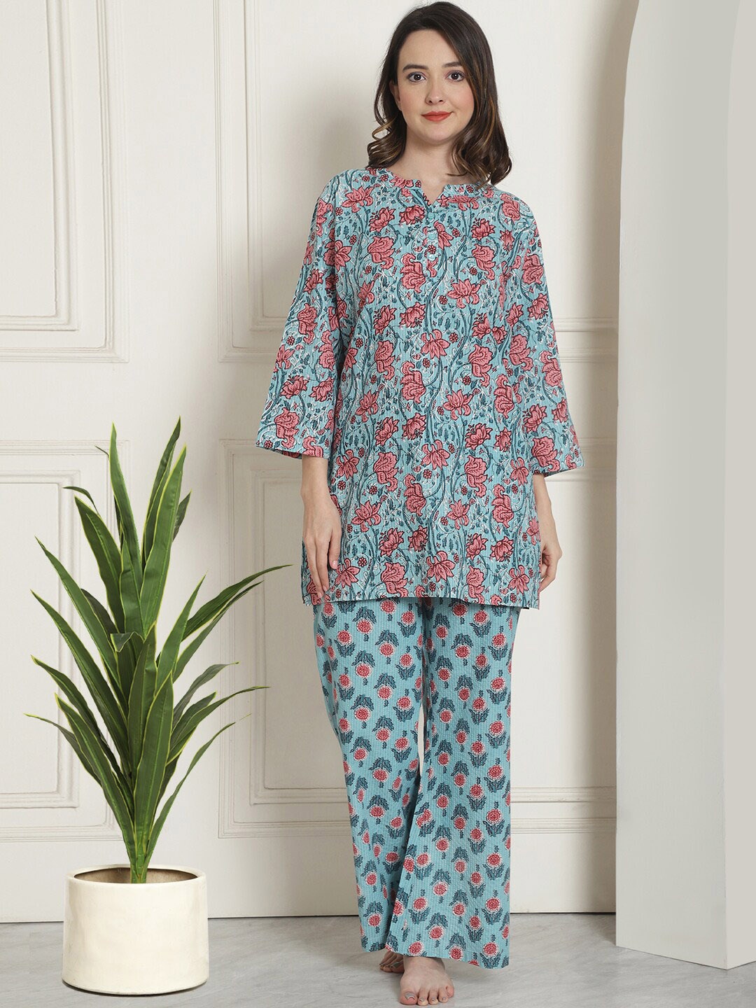 

Kanvin Floral Printed Pure Cotton Night suit, Blue