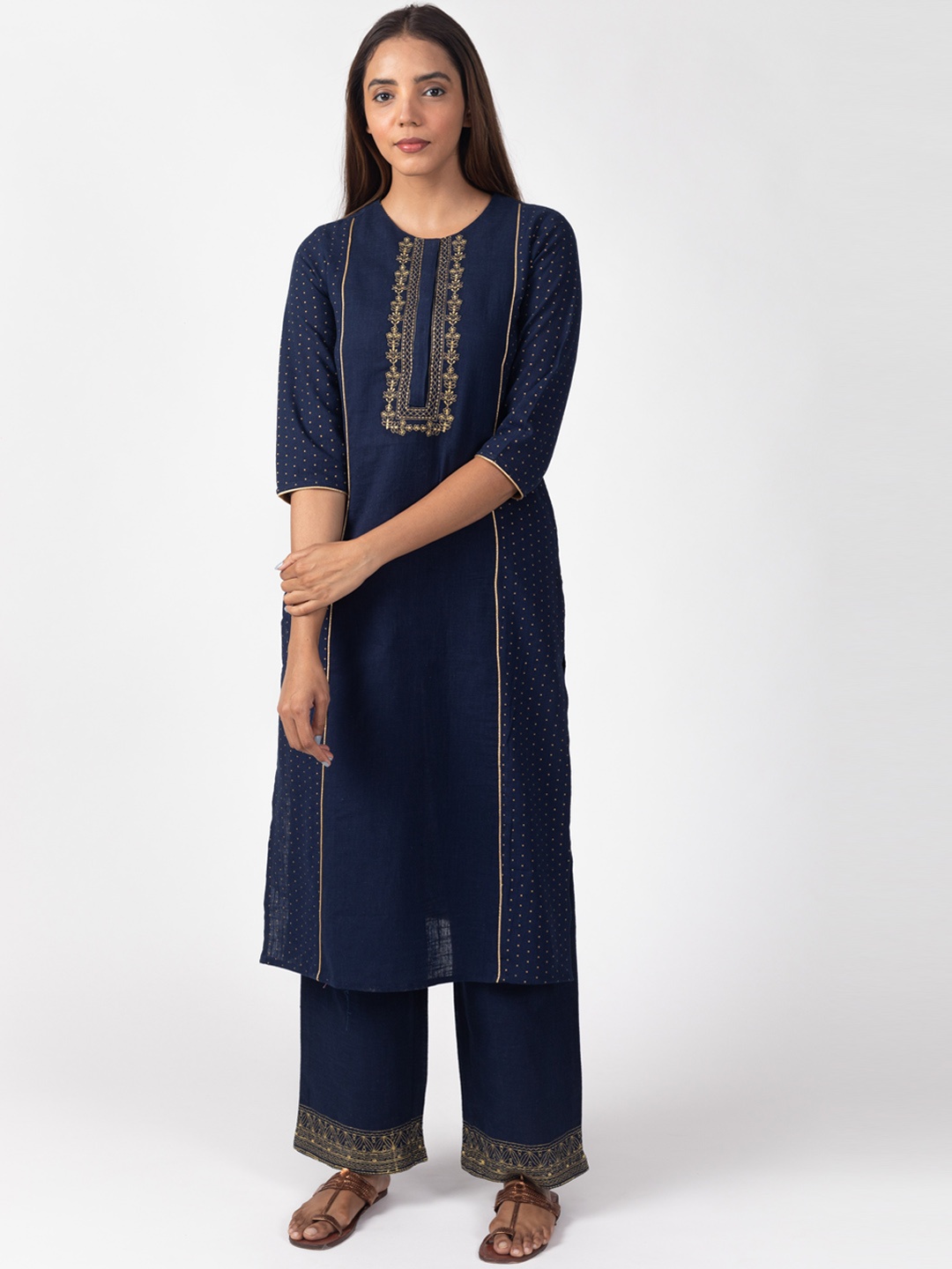 

KASYA Floral Embroidered Round Neck Kurta with Palazzos, Navy blue