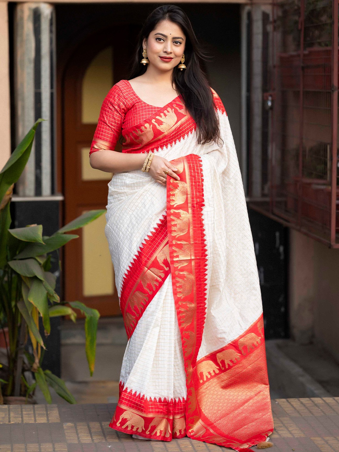 

Mitera Red & White Checked Woven Design Zari Saree