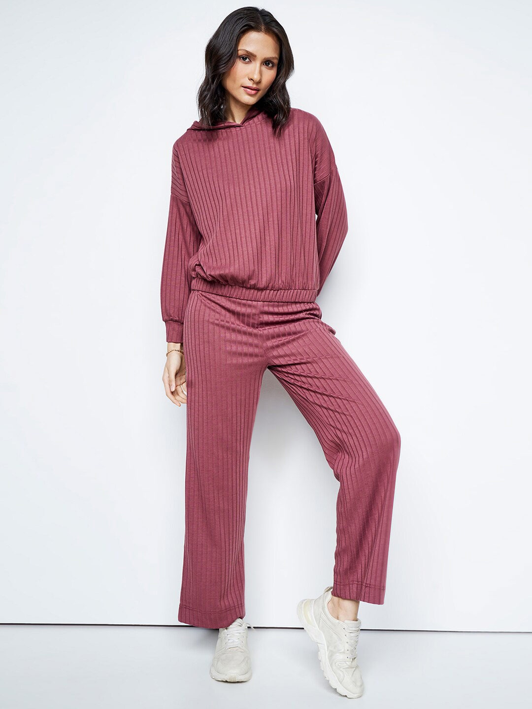 

AND Self Design Hooded Sweatshirt With Trousers, Burgundy