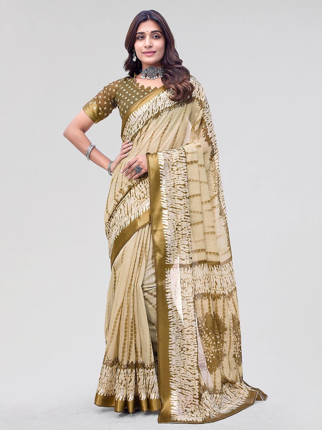 

Yashika Printed Zari Saree, Mustard