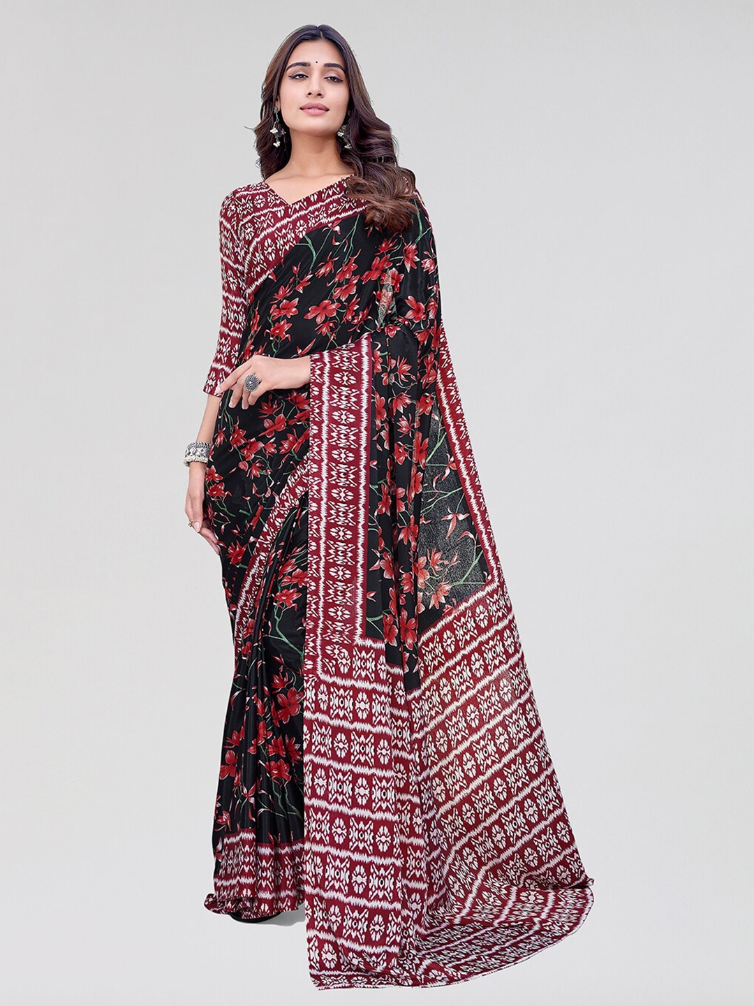 

Yashika Floral Printed Saree, Black