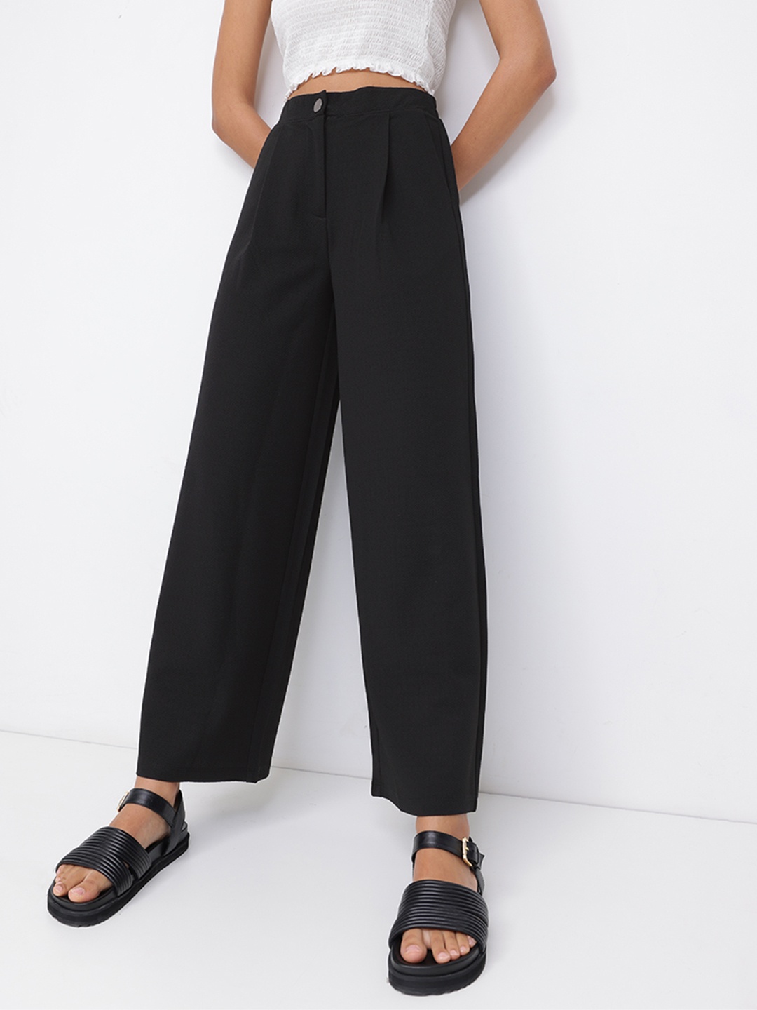 

DressBerry Women 70s Revival High-Waist Pleat Front Flared Trousers, Black