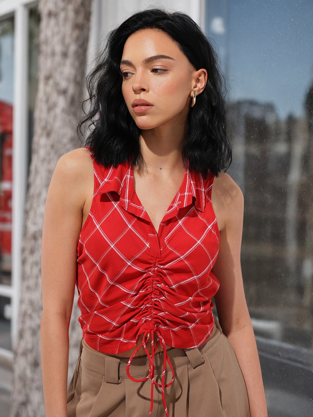 

DressBerry Cherry Red Cross-Check Ruched Knot Crop Top