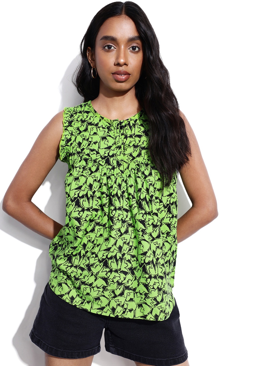 

DressBerry Green Earth Floral Overflow A-Line Top